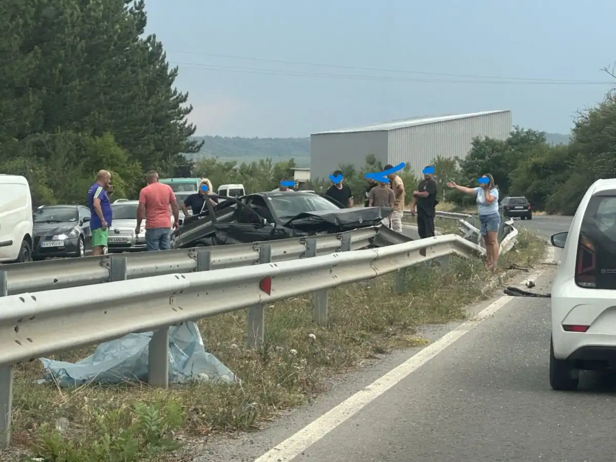 От последните минути: Двама загинаха в зверска катастрофа 5 original