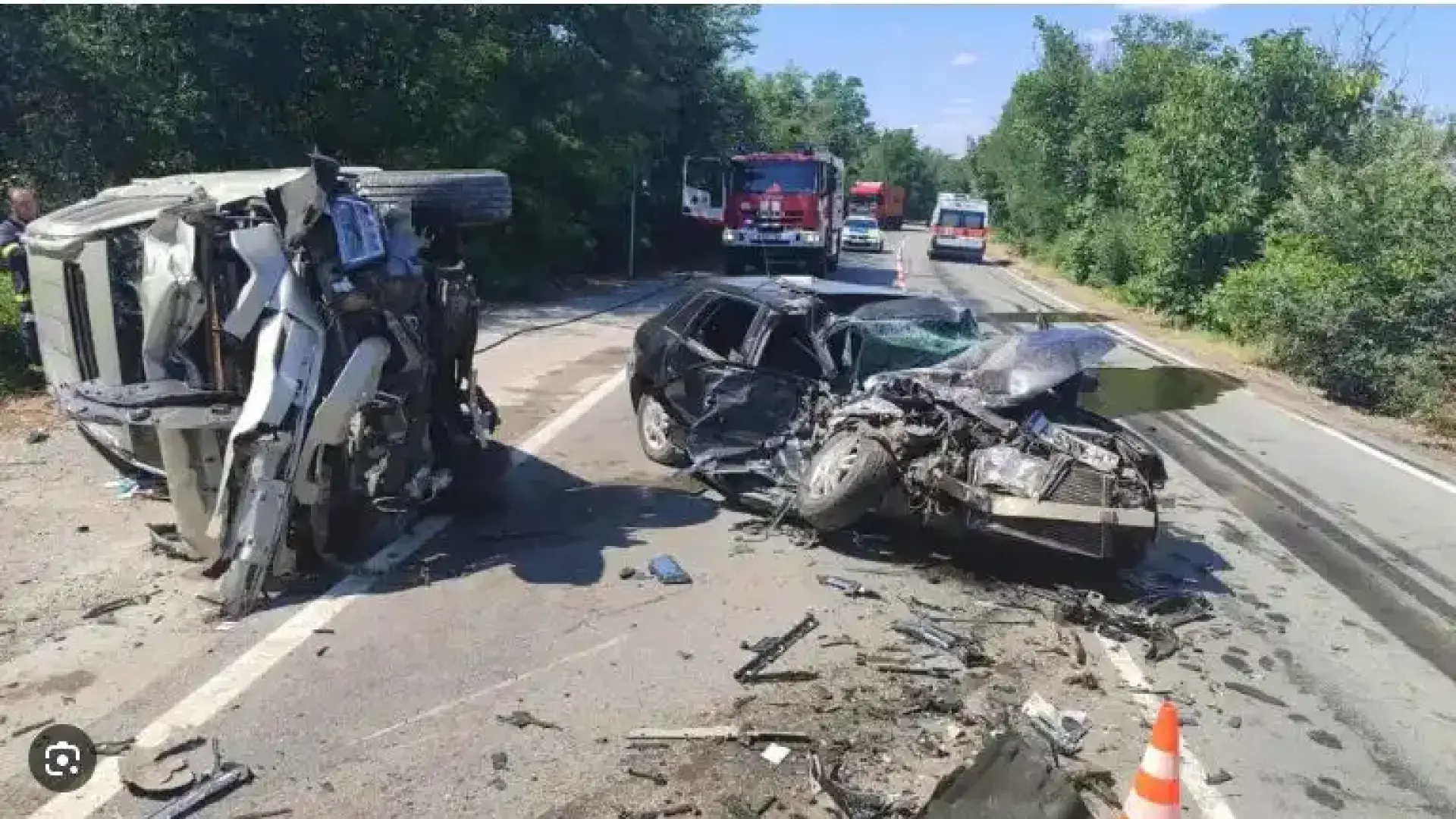 Тежко челно меле край София, хвърчат полиция, линейка и пожарна