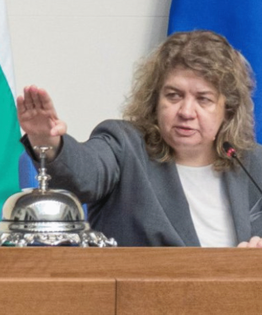Гръм от НС: Сменят Киселова със..