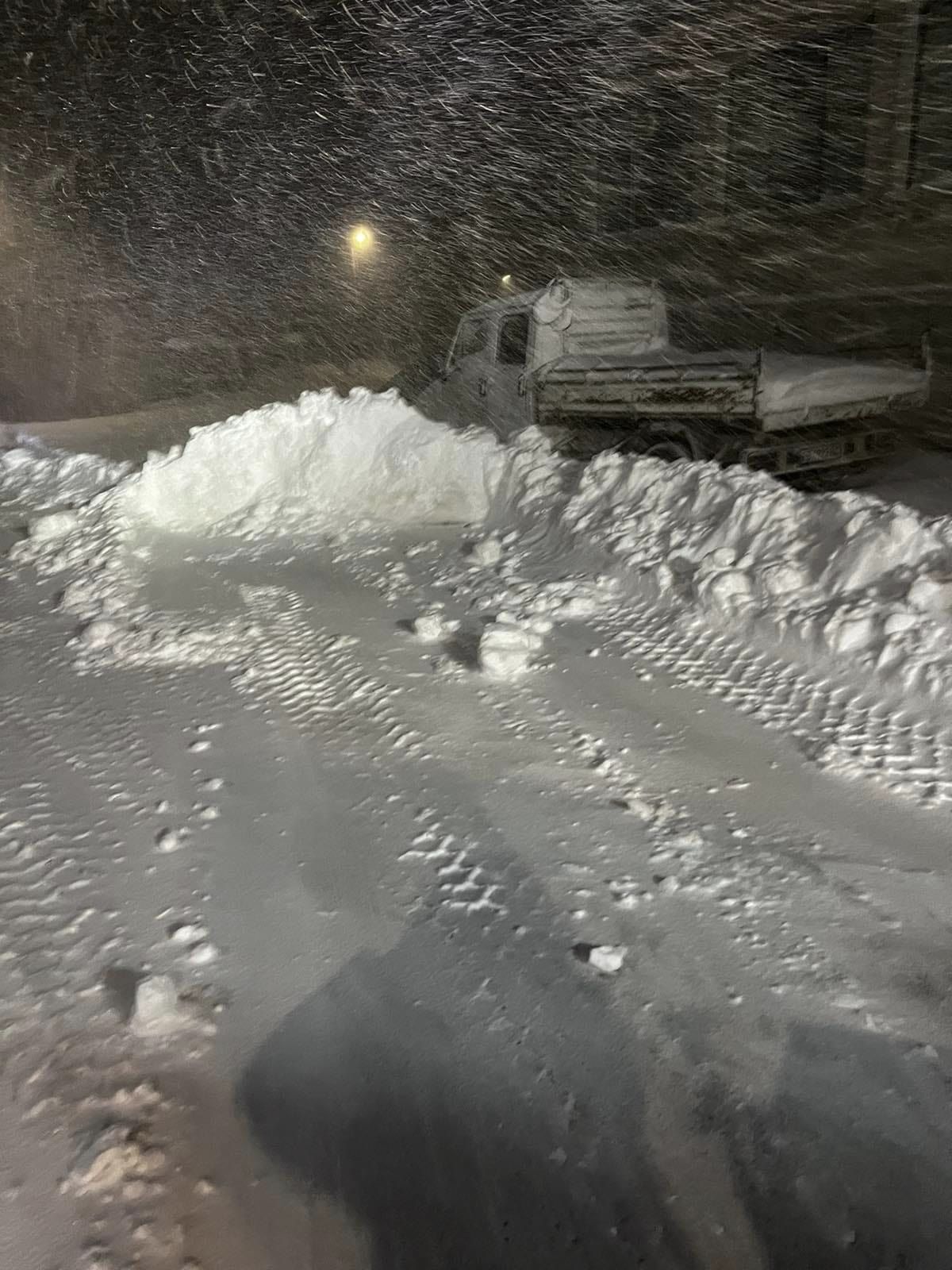 Неочаквана зимна приказка: 50 см сняг натрупа във..