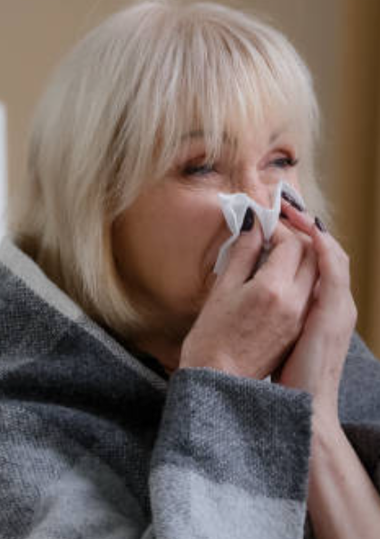 Симптоми на новия щам на Covud-19: Първият признак е необичаен, затова е важно да го забележите навреме