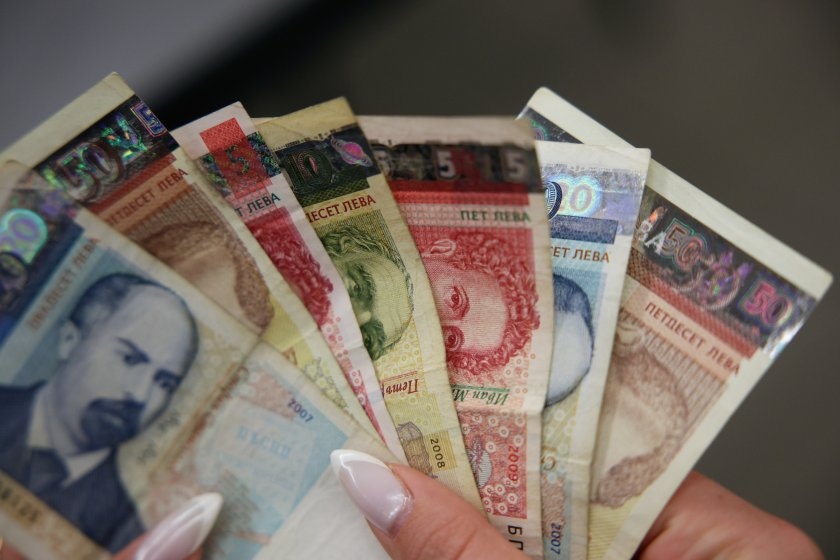 100 лева отгоре към пенсията вместо…