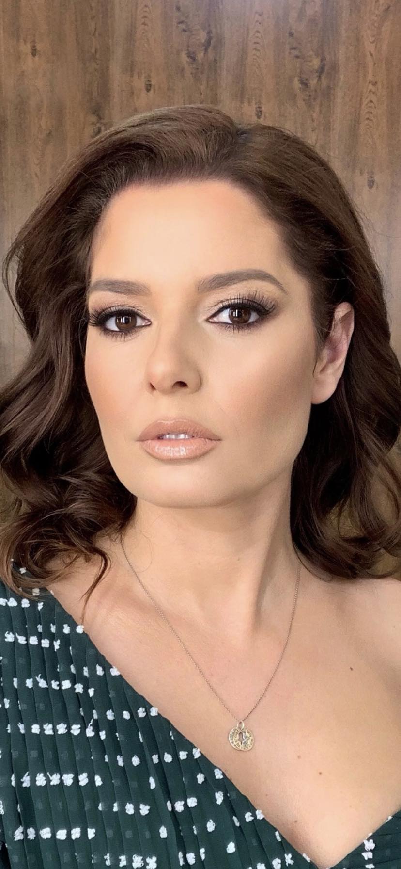 НЕЕЕ, не е за вярване: Ето кой е мъжа до Алекс Сърчаджuева! (СНИМКИ)