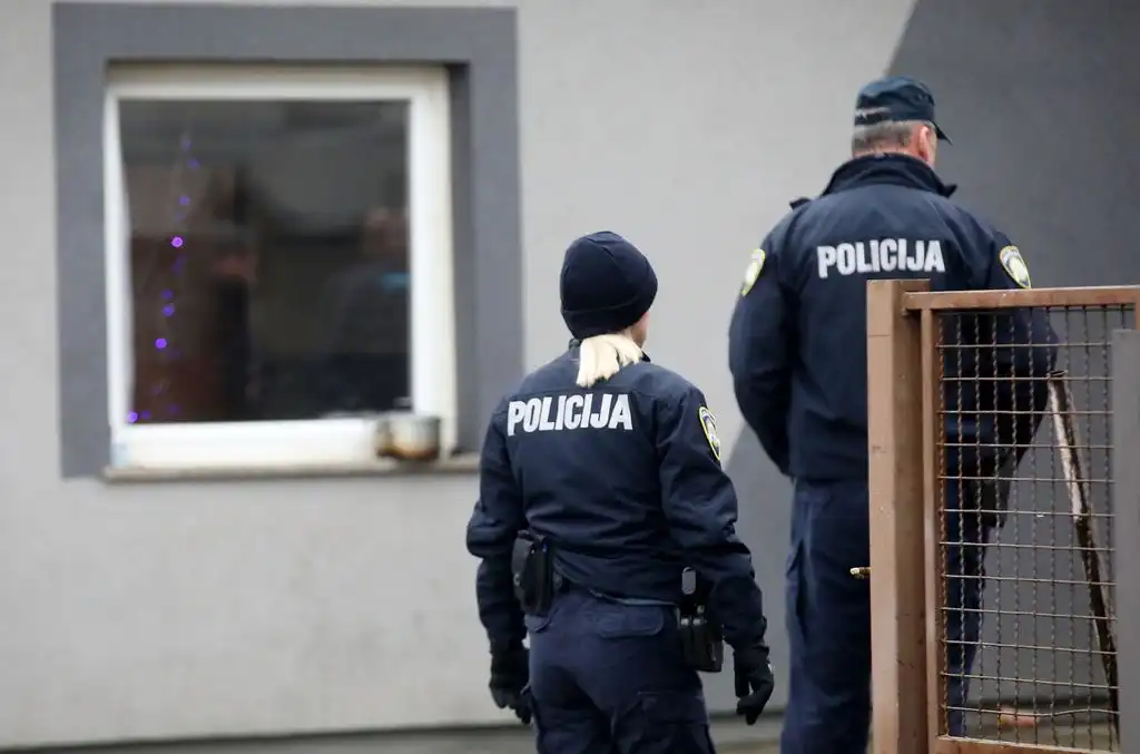 ИЗВЪНРЕДНО! Мъж уби бременната си жена, а сестра ѝ... Вижте повече👇👇 7 original