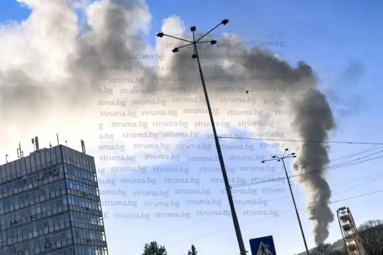 Извънредно: Голям пожар бушува, летят пожарни