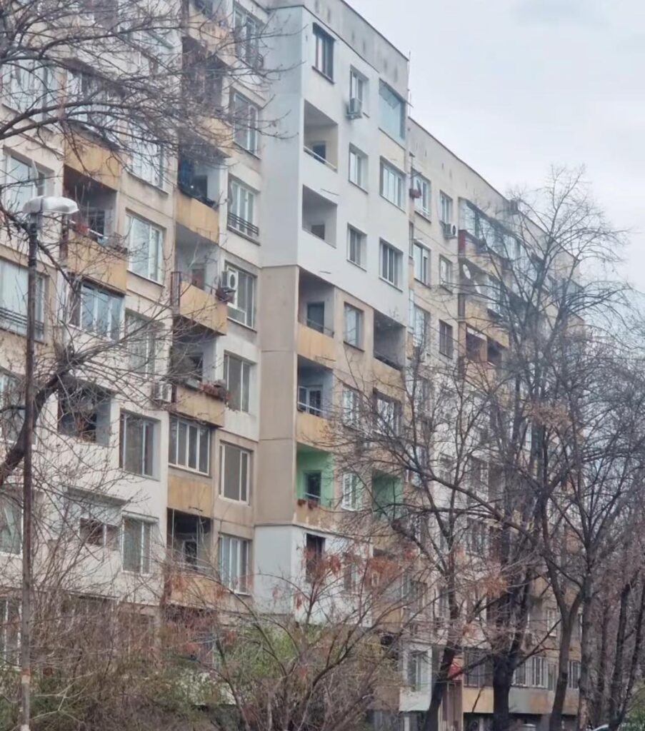 Обрат в блока! Нови правила и големи такси за..