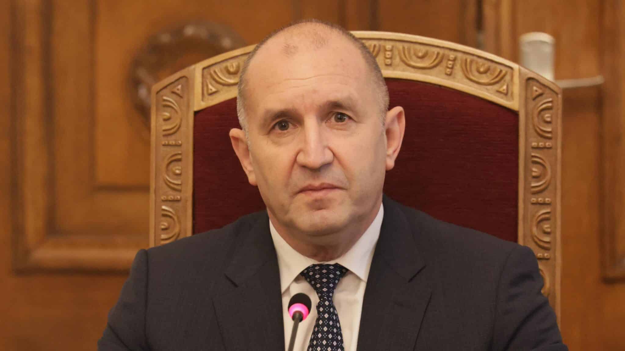 ИЗНЕНАДА: Вижте на кого Радев ще връчи третия мандат утре