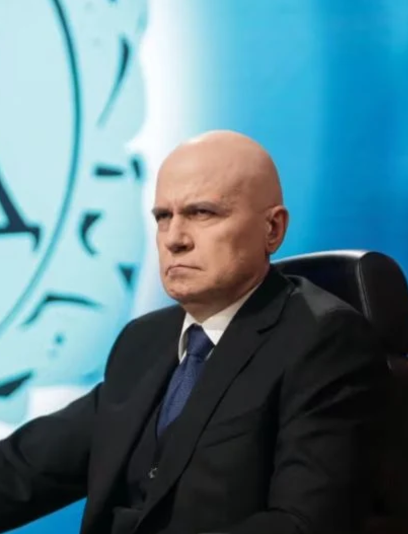 Слави с извънредни думи след оставката на Радев