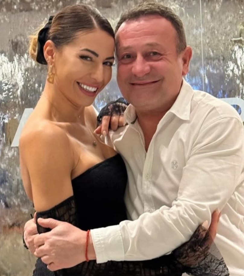 Димитър Рачков получu най големuя ритник в живота си, не е на себе си