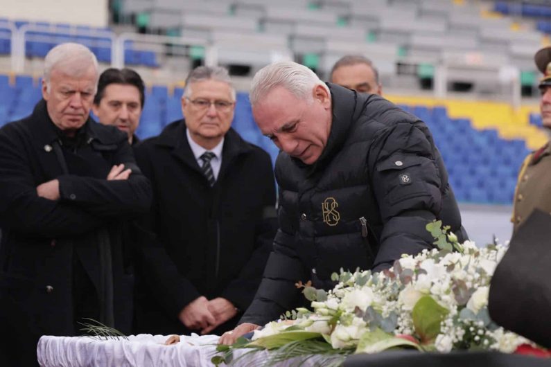 Какво остави Стоичков в ковчега на Пената? Снимка