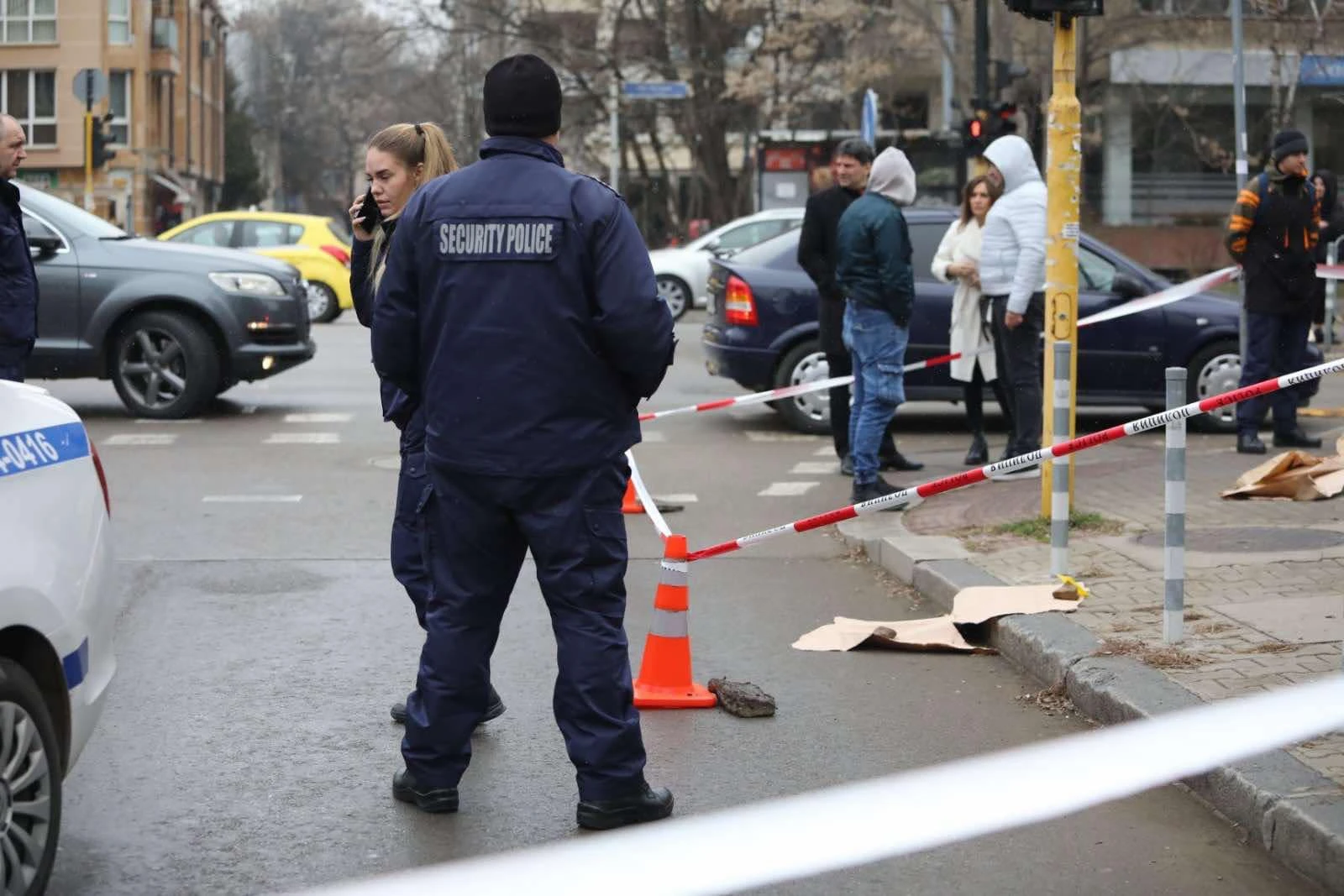 Извънредно: Зловещо убийство смрази България, отцепиха целия район във…