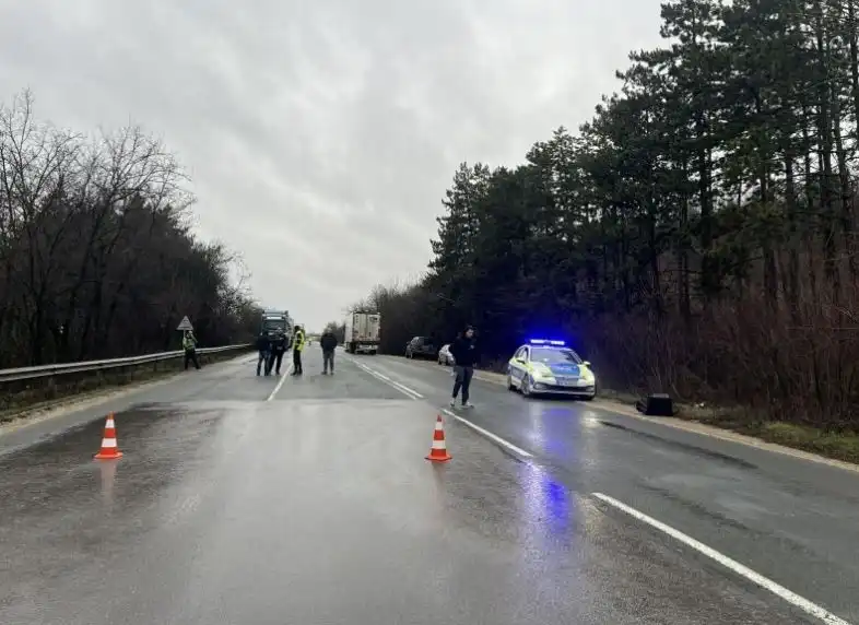 Извънредно! Тежка катастрофа от преди малко, има..