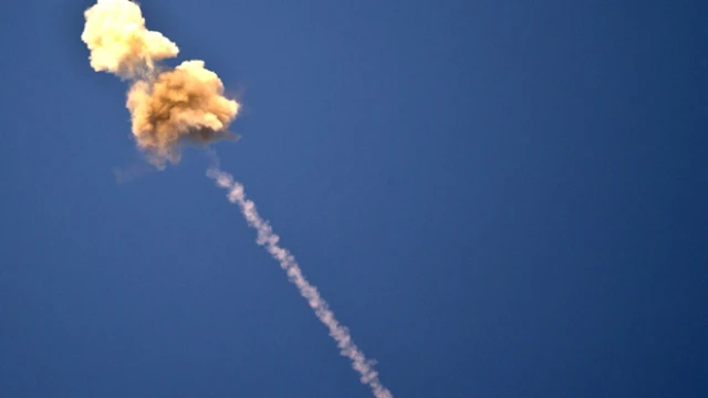 Свалена е втора балистична ракета над Турция, изстреляна от…