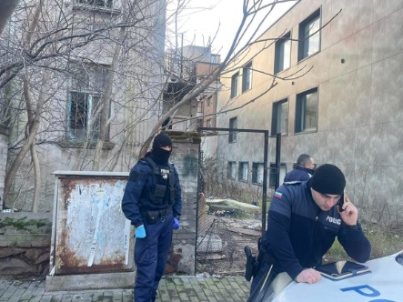 Трагедия в Монтанско! Откриха безжизнена млада двойка в леглото им, мъжът издъхна, а жената е..