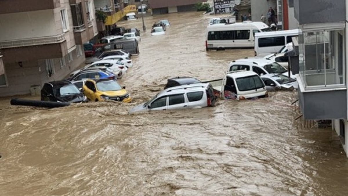 ВСИЧКИ Медии в Турция Предават Едновременно