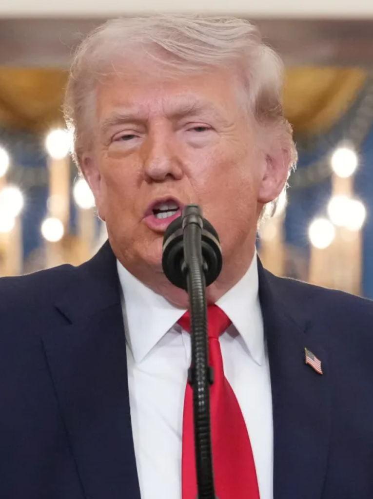 Случи се преди минути! Тръмп излезе и..