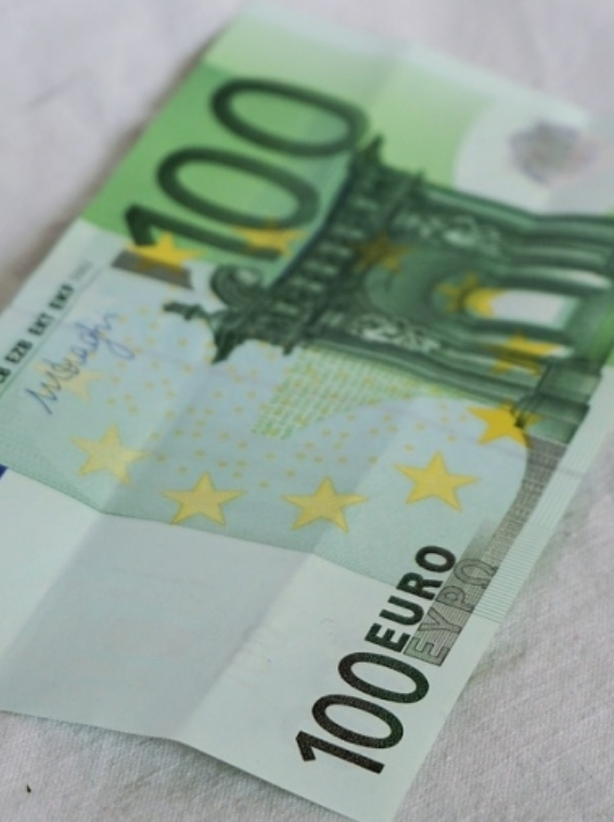 100 евро отгоре към пенсията вместо…