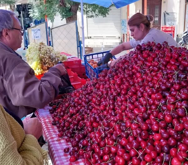 Пуснаха първите череши-Не е истина на каква цена само