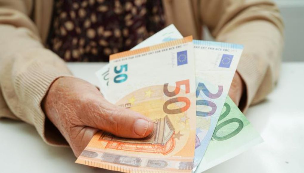 Кой какви пенсии ще взима от 1 юли ТАБЛИЦИ