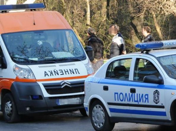 Млада жена сложи край на живота си пред очите на комшии и минувачи във..