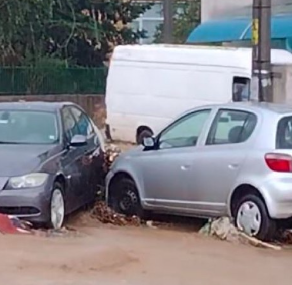 Небето се отвори над 2 наши града, всичко е под вода