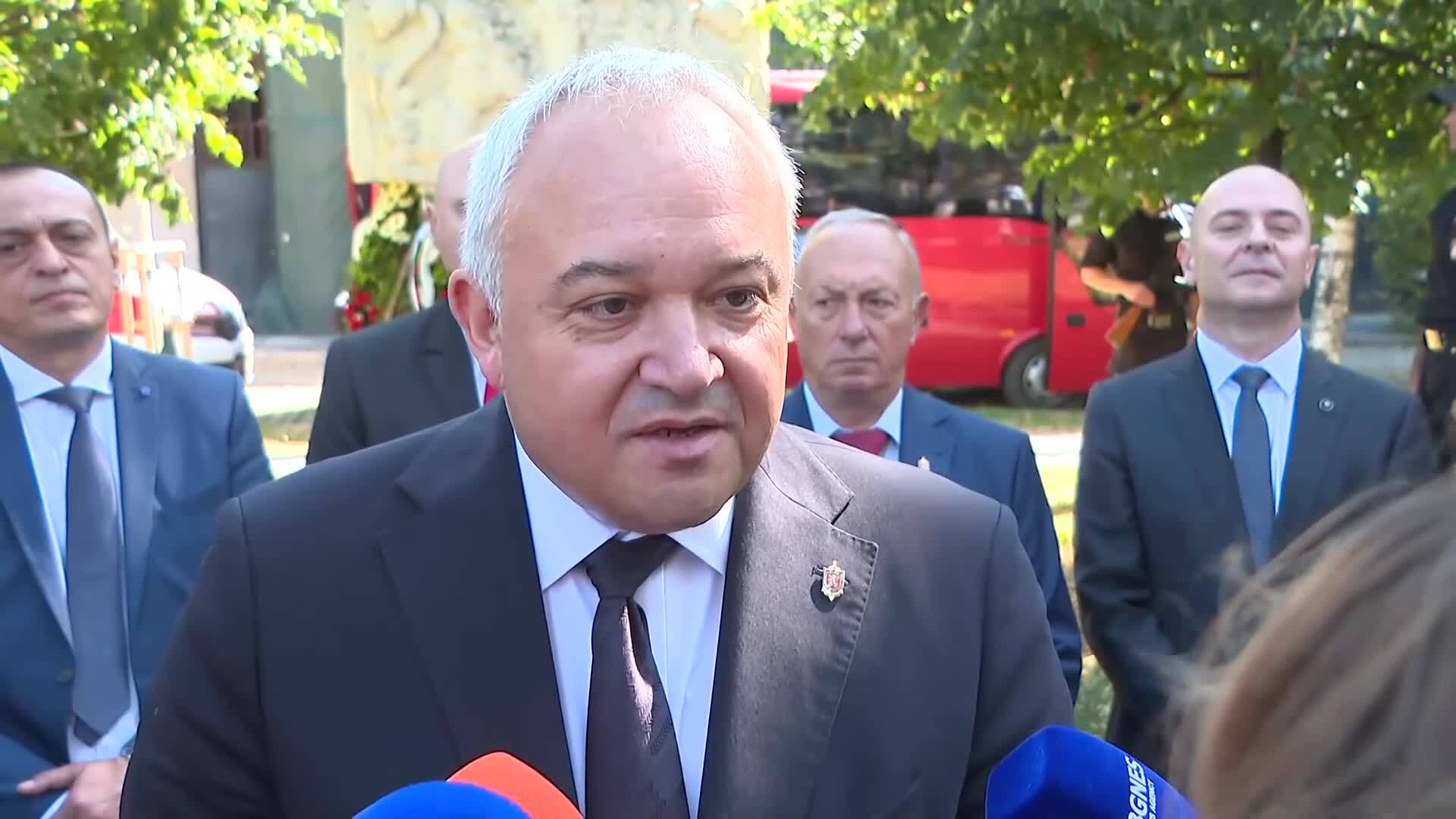 Демерджиев предупреди Деси Атанасова: Да не..